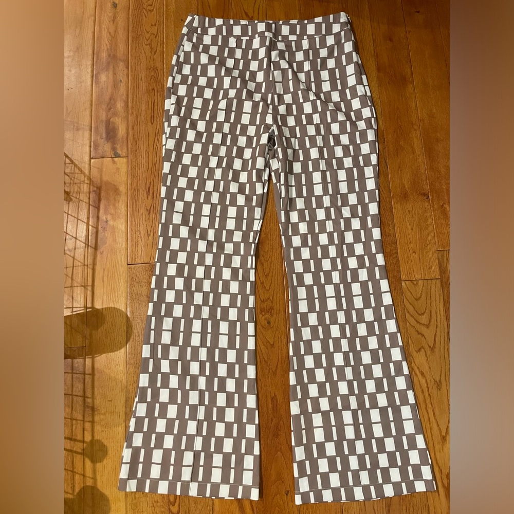 Princess Polly pants. Fun checkered pattern, size 10 with side zipper.